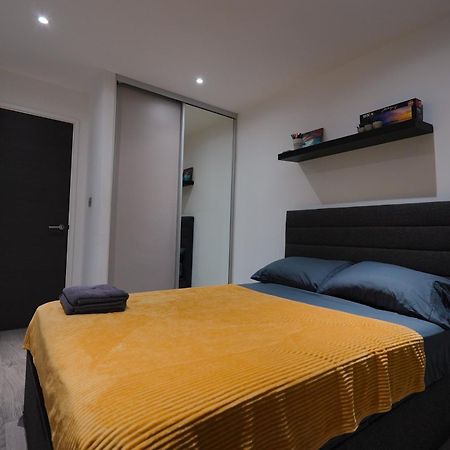 Smart Apartment Close To Watford Atria And Station Екстериор снимка