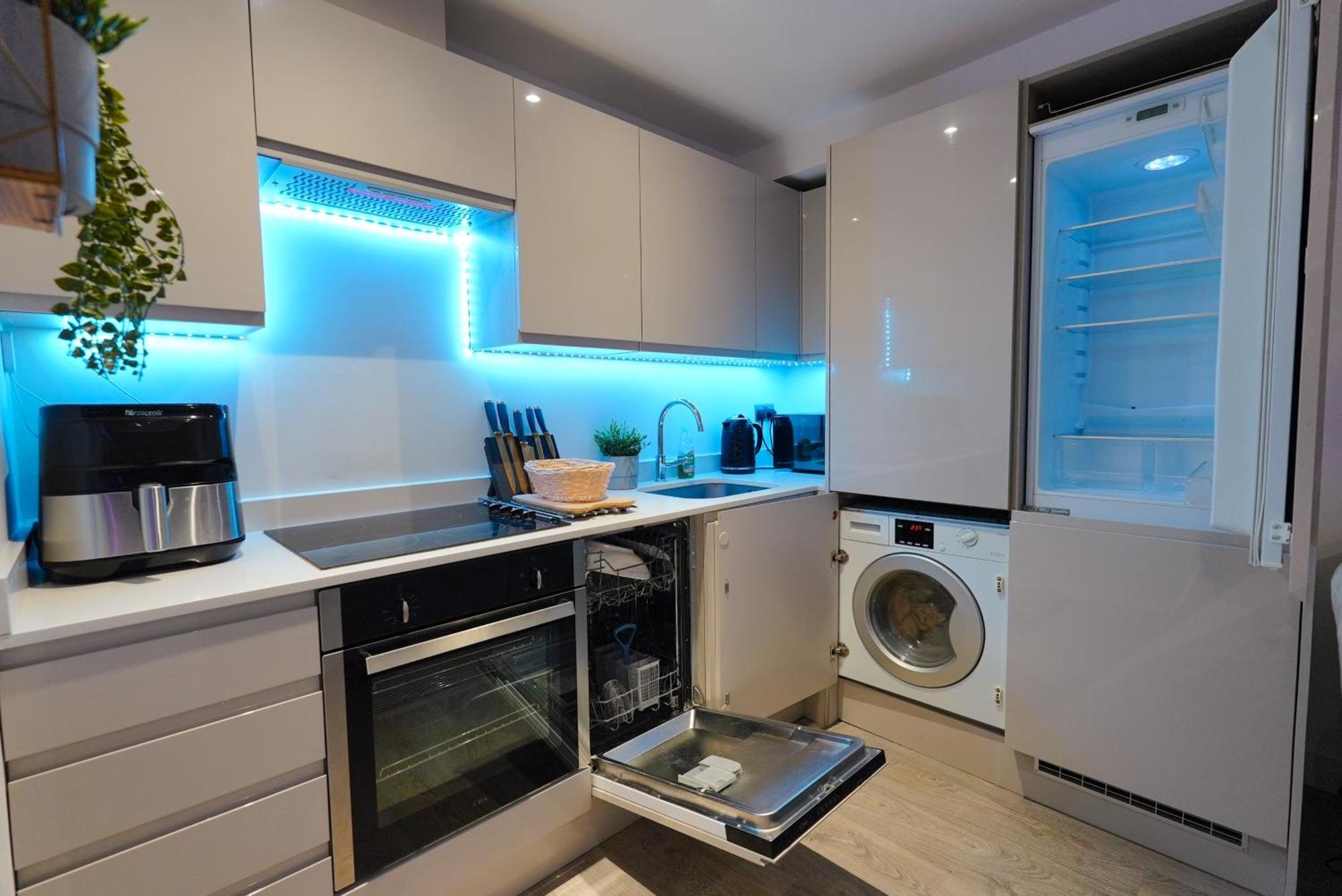 Smart Apartment Close To Watford Atria And Station Екстериор снимка